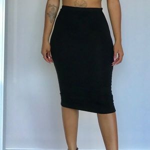 Black Midi skirt